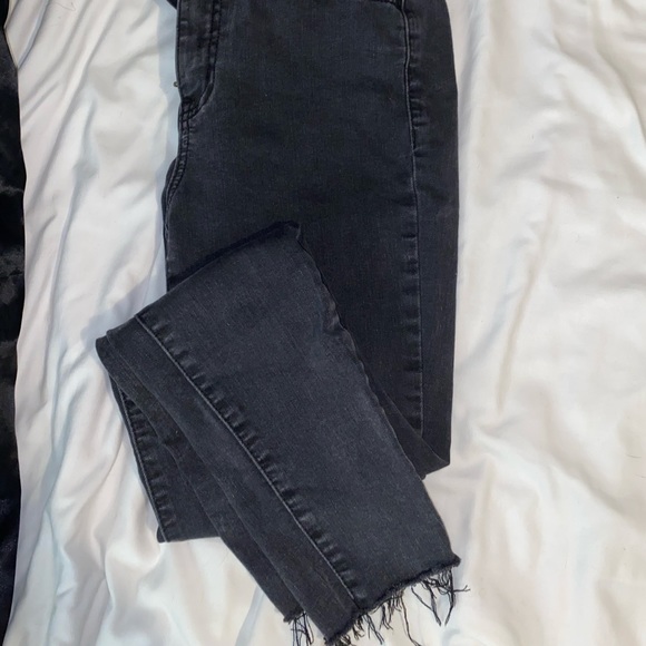 BLACK JEGGINGS - Picture 3 of 3